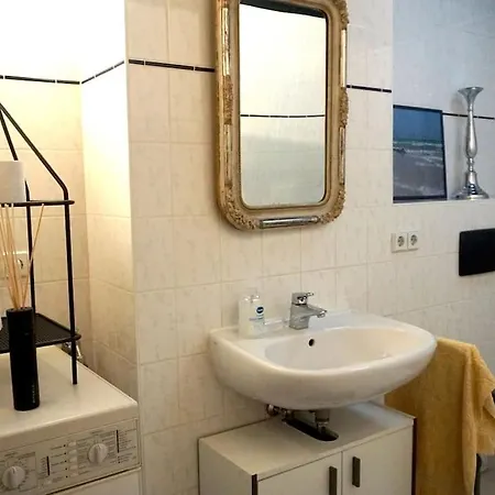 Bright Cozy Studio Flat In Apartment *