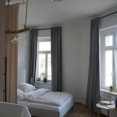 Bright Cozy Studio Flat In